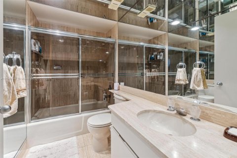 Copropriété à louer à Bal Harbour, Floride: 3 chambres, 218.6 m2 № 1936500 - photo 27