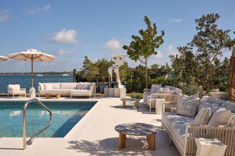 House in West Palm Beach, Florida 6 bedrooms, 434.13 sq.m. № 2253702 - photo 7