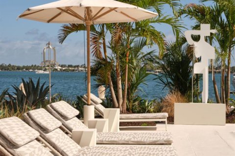 House in West Palm Beach, Florida 6 bedrooms, 434.13 sq.m. № 2253702 - photo 8