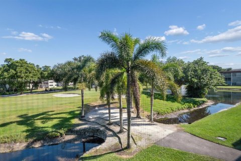 Condominio en venta en Pembroke Pines, Florida, 2 dormitorios, 108.7 m2 № 1972364 - foto 16