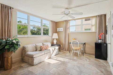 Condominio en venta en Pembroke Pines, Florida, 2 dormitorios, 108.7 m2 № 1972364 - foto 12