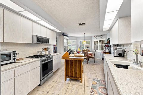 Villa ou maison à vendre à Weeki Wachee, Floride: 3 chambres, 168.43 m2 № 2349810 - photo 18