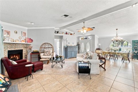 Villa ou maison à vendre à Weeki Wachee, Floride: 3 chambres, 168.43 m2 № 2349810 - photo 5