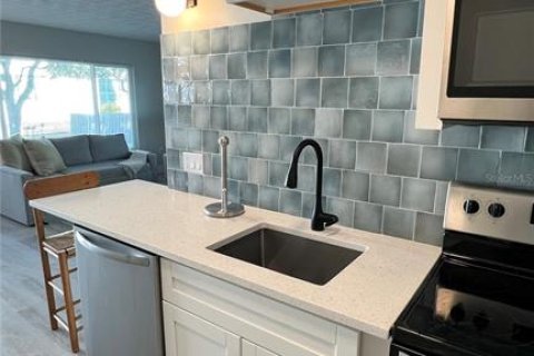 Снять в аренду квартиру в Сарасота, Флорида 1 комната, 55.74м2, № 2097308 - фото 3
