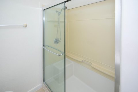 House in Boynton Beach, Florida 2 bedrooms, 122.35 sq.m. № 1056882 - photo 1
