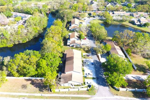 Townhouse in Tampa, Florida 3 bedrooms, 124.49 sq.m. № 1547766 - photo 9