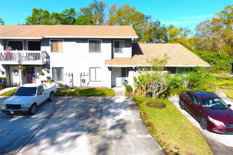 Townhouse in Tampa, Florida 3 bedrooms, 124.49 sq.m. № 1547766 - photo 3