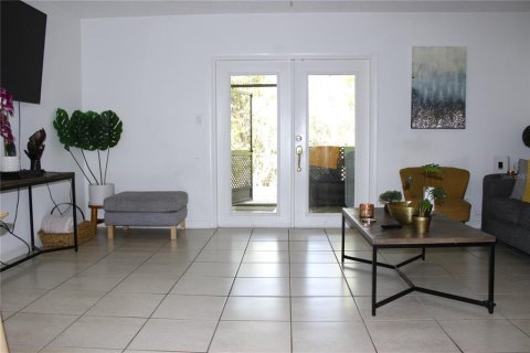Townhouse in Tampa, Florida 3 bedrooms, 124.49 sq.m. № 1547766 - photo 20