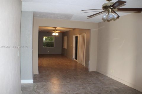 Casa en venta en Boynton Beach, Florida, 2 dormitorios, 150.87 m2 № 2009556 - foto 13