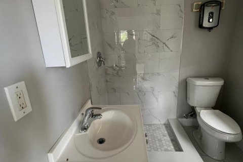 Снять в аренду виллу или дом в Уэст-Палм-Бич, Флорида 5 комнат, 79.52м2, № 2175806 - фото 15