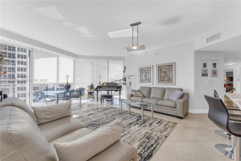 Condominio en alquiler en Hollywood, Florida, 3 dormitorios, 196.49 m2 № 2006586 - foto 15