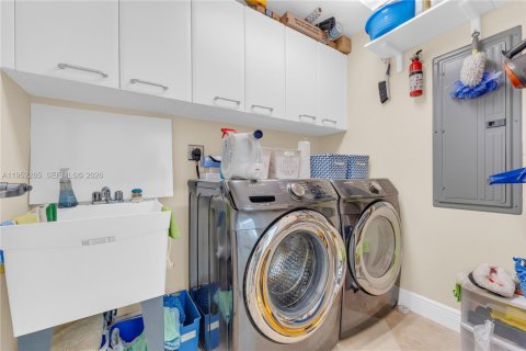 Condominio en alquiler en Hollywood, Florida, 3 dormitorios, 196.49 m2 № 2006586 - foto 26