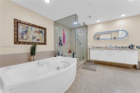 Condominio en alquiler en Hollywood, Florida, 3 dormitorios, 196.49 m2 № 2006586 - foto 12