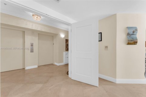 Condominio en alquiler en Hollywood, Florida, 3 dormitorios, 196.49 m2 № 2006586 - foto 22