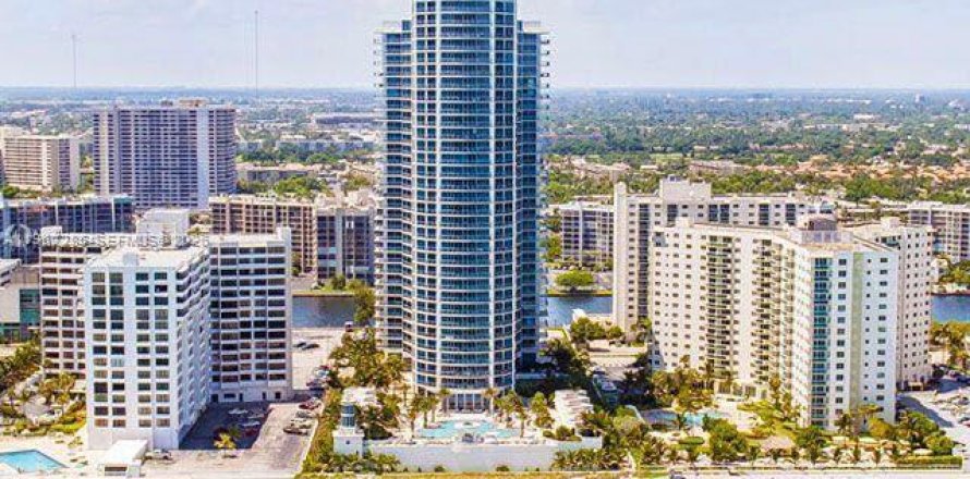 Condominio en Hollywood, Florida, 3 dormitorios № 2006586