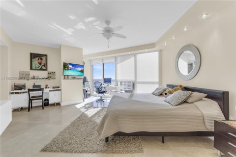 Condominio en alquiler en Hollywood, Florida, 3 dormitorios, 196.49 m2 № 2006586 - foto 11