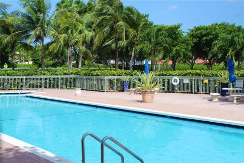 Condominio en alquiler en Doral, Florida, 2 dormitorios, 103.59 m2 № 1836031 - foto 13