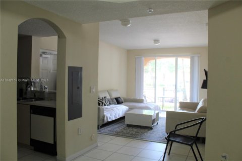 Condominio en alquiler en Doral, Florida, 2 dormitorios, 103.59 m2 № 1836031 - foto 6