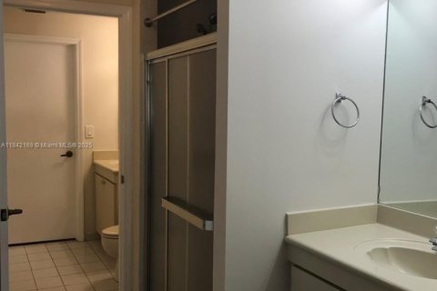 Condominio en alquiler en Doral, Florida, 2 dormitorios, 103.59 m2 № 1836031 - foto 24