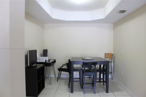 Condominio en alquiler en Doral, Florida, 2 dormitorios, 103.59 m2 № 1836031 - foto 17
