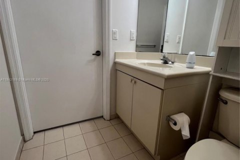 Condominio en alquiler en Doral, Florida, 2 dormitorios, 103.59 m2 № 1836031 - foto 27