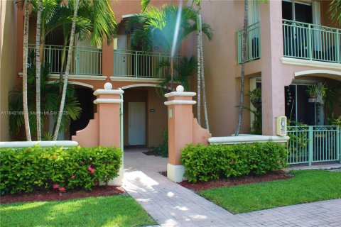 Condominio en alquiler en Doral, Florida, 2 dormitorios, 103.59 m2 № 1836031 - foto 3