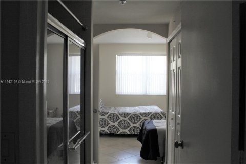 Condominio en alquiler en Doral, Florida, 2 dormitorios, 103.59 m2 № 1836031 - foto 20
