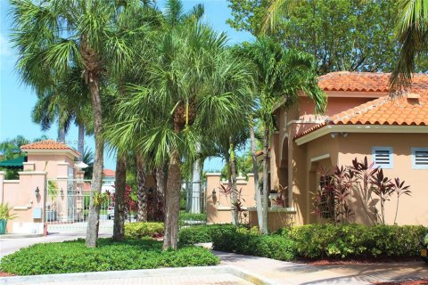 Condominio en alquiler en Doral, Florida, 2 dormitorios, 103.59 m2 № 1836031 - foto 14