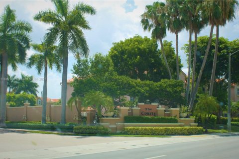 Condominio en alquiler en Doral, Florida, 2 dormitorios, 103.59 m2 № 1836031 - foto 15