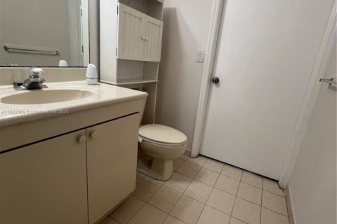 Condominio en alquiler en Doral, Florida, 2 dormitorios, 103.59 m2 № 1836031 - foto 26