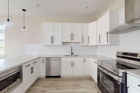 Villa ou maison à vendre à Saint Petersburg, Floride: 5 chambres, 221.11 m2 № 2147600 - photo 6