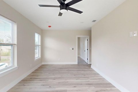 Villa ou maison à vendre à Saint Petersburg, Floride: 5 chambres, 221.11 m2 № 2147600 - photo 25