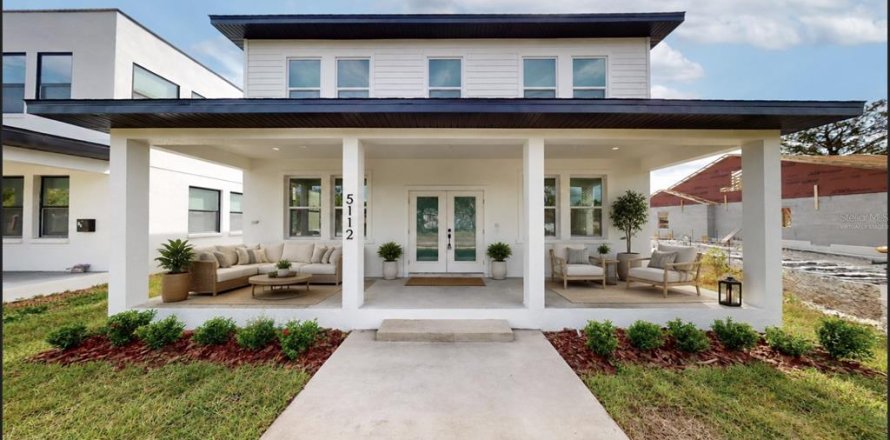 Villa ou maison à Saint Petersburg, Floride 5 chambres, 221.11 m2 № 2147600