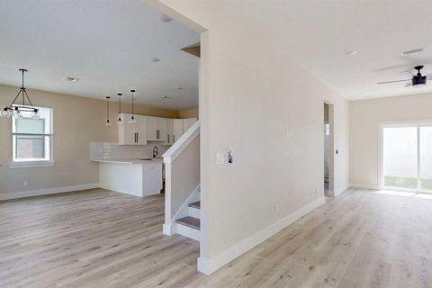 Villa ou maison à vendre à Saint Petersburg, Floride: 5 chambres, 221.11 m2 № 2147600 - photo 18