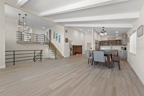 Casa en venta en Seminole, Florida, 4 dormitorios, 292.83 m2 № 1804019 - foto 9