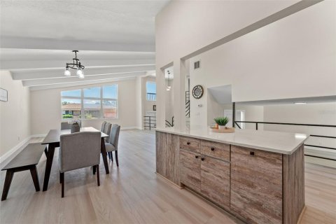 Casa en venta en Seminole, Florida, 4 dormitorios, 292.83 m2 № 1804019 - foto 14