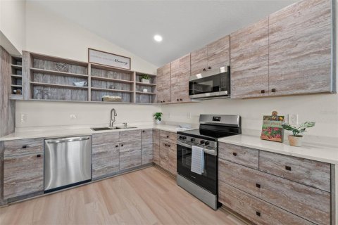 Casa en venta en Seminole, Florida, 4 dormitorios, 292.83 m2 № 1804019 - foto 17