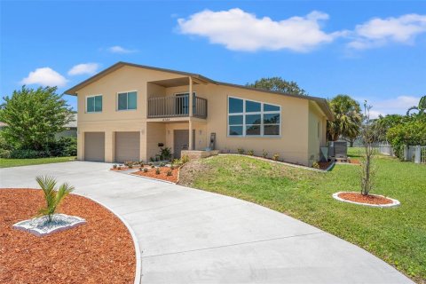 Casa en venta en Seminole, Florida, 4 dormitorios, 292.83 m2 № 1804019 - foto 2