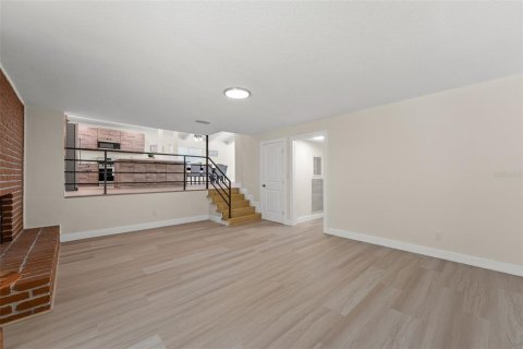 Casa en venta en Seminole, Florida, 4 dormitorios, 292.83 m2 № 1804019 - foto 7