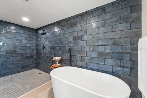 Casa en venta en Seminole, Florida, 4 dormitorios, 292.83 m2 № 1804019 - foto 24