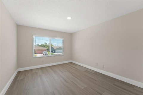 Casa en venta en Seminole, Florida, 4 dormitorios, 292.83 m2 № 1804019 - foto 29