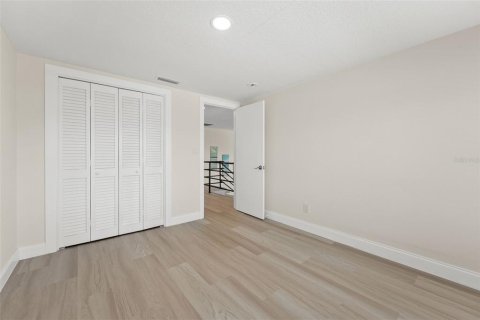 Casa en venta en Seminole, Florida, 4 dormitorios, 292.83 m2 № 1804019 - foto 30