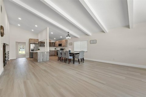 Casa en venta en Seminole, Florida, 4 dormitorios, 292.83 m2 № 1804019 - foto 10