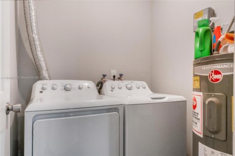 Villa ou maison à vendre à Fort Lauderdale, Floride: 5 chambres, 157.75 m2 № 1850477 - photo 16