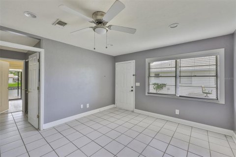 Condo in Apollo Beach, Florida, 2 bedrooms  № 1853927 - photo 9