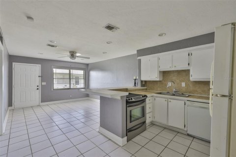 Condo in Apollo Beach, Florida, 2 bedrooms  № 1853927 - photo 6