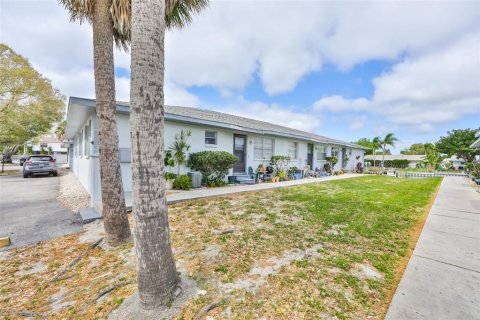 Condo in Apollo Beach, Florida, 2 bedrooms  № 1853927 - photo 1