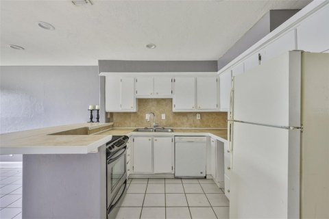 Condo in Apollo Beach, Florida, 2 bedrooms  № 1853927 - photo 5