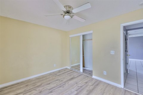 Condo in Apollo Beach, Florida, 2 bedrooms  № 1853927 - photo 13