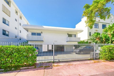 Condo in Miami Beach, Florida, 1 bedroom № 2034065 - photo 13